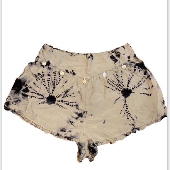 American Eagle Outfitters Pants - American eagle outfitters shorts size medium